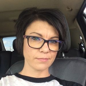 Meet your Posher, Dena